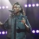 Little Simz stampt in de Amsterdamse Melkweg een veelheid aan sferen en stijlen uit de grond ★★★★☆