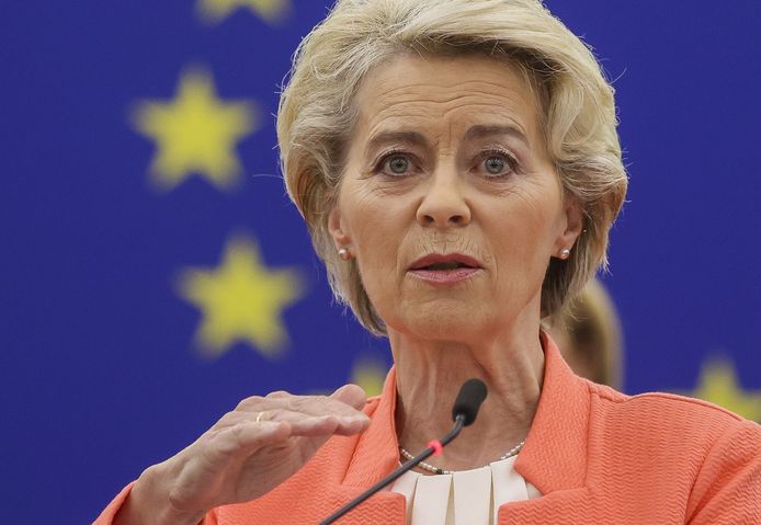 Europees Commissievoorzitter Ursula von der Leyen. Samen met enkele andere lidstaten dringt België al maanden aan op een interventie op de gasmarkt om de torenhoge facturen in te dammen, maar de Commissie heeft een algemeen prijsplafond tot dusver afgehouden.