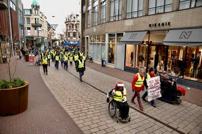 Gele Hesjes Arnhem zijn nog lang niet klaar: ‘Als het moet, staan we hier iedere week’