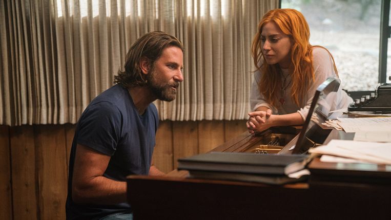 Bradley Cooper en Lady Gaga in A Star Is Born. Beeld imdb