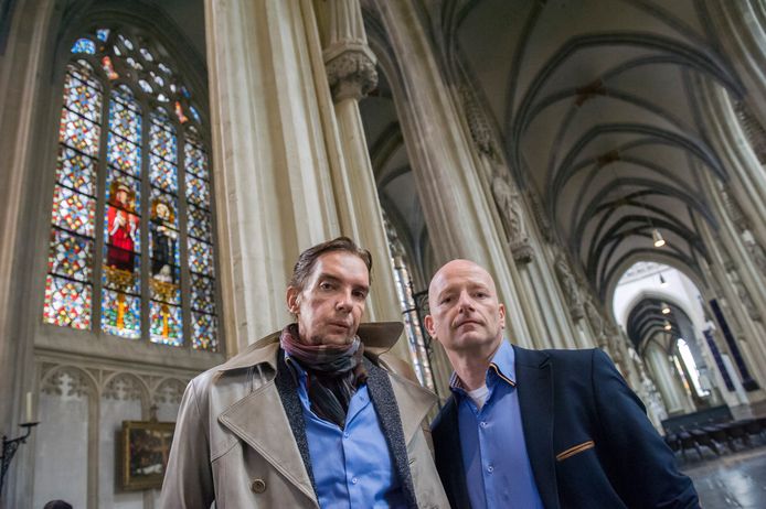 David Frequin, die vanwege een euthanasieverklaring geen uitvaart mag vanuit de Sint Jan, samen met zijn vader in de Sint Jan in Den Bosch.
