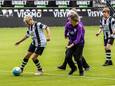 Rennen mag niet, maar het ging er desondanks fanatiek aan toe tijdens het walking football-toernooi voor vrouwen, in Erve Asito.