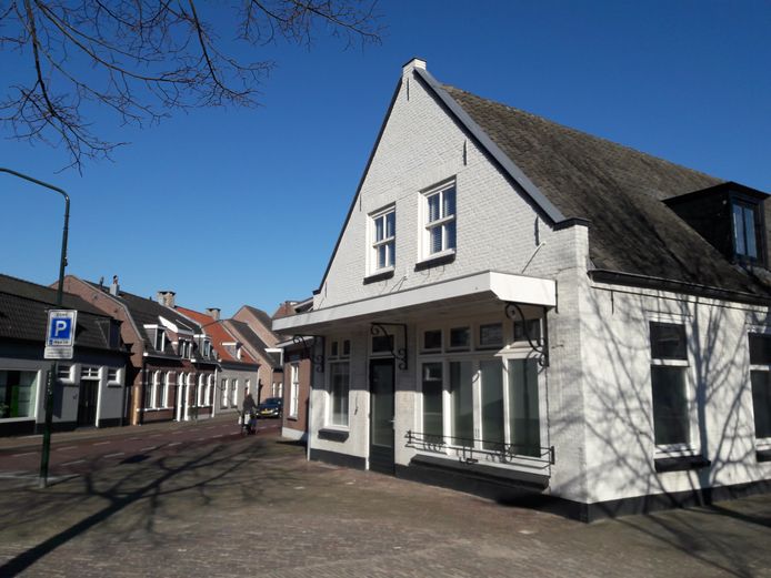 Het voormalige cafépand 't Oude Nest wacht aan de Joannes Lenartzstraat in Oisterwijk op een nieuwe bestemming.