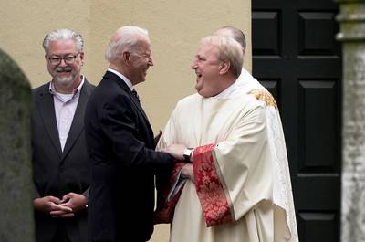 Priesters mogen Joe Biden de communie weigeren