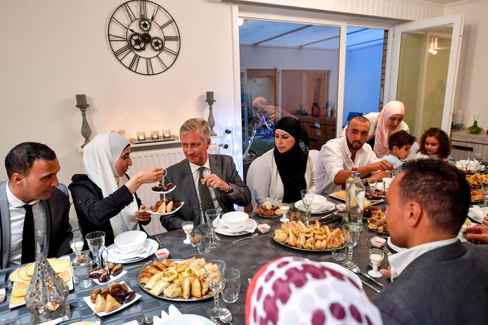 Koning Filip nam in 2017 deel aan een Iftar-maaltijd tijdens de ramadan.
