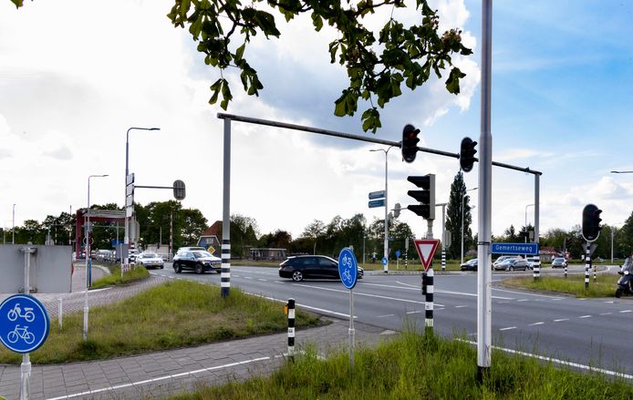 Beekse brug verkeerssituatie met de Bosscheweg in Beek en Donk.