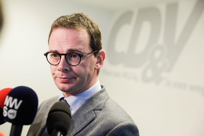 CD&V-voorzitter Wouter Beke zei vandaag dat een ontslag van Theo Francken niet aan de orde is.