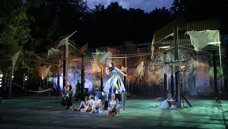 Een opvoering van Midzomernachtsdroom van William Shakespeare door de Stichting Theater het Amsterdamse Bos. Beeld Bert Verhoeff