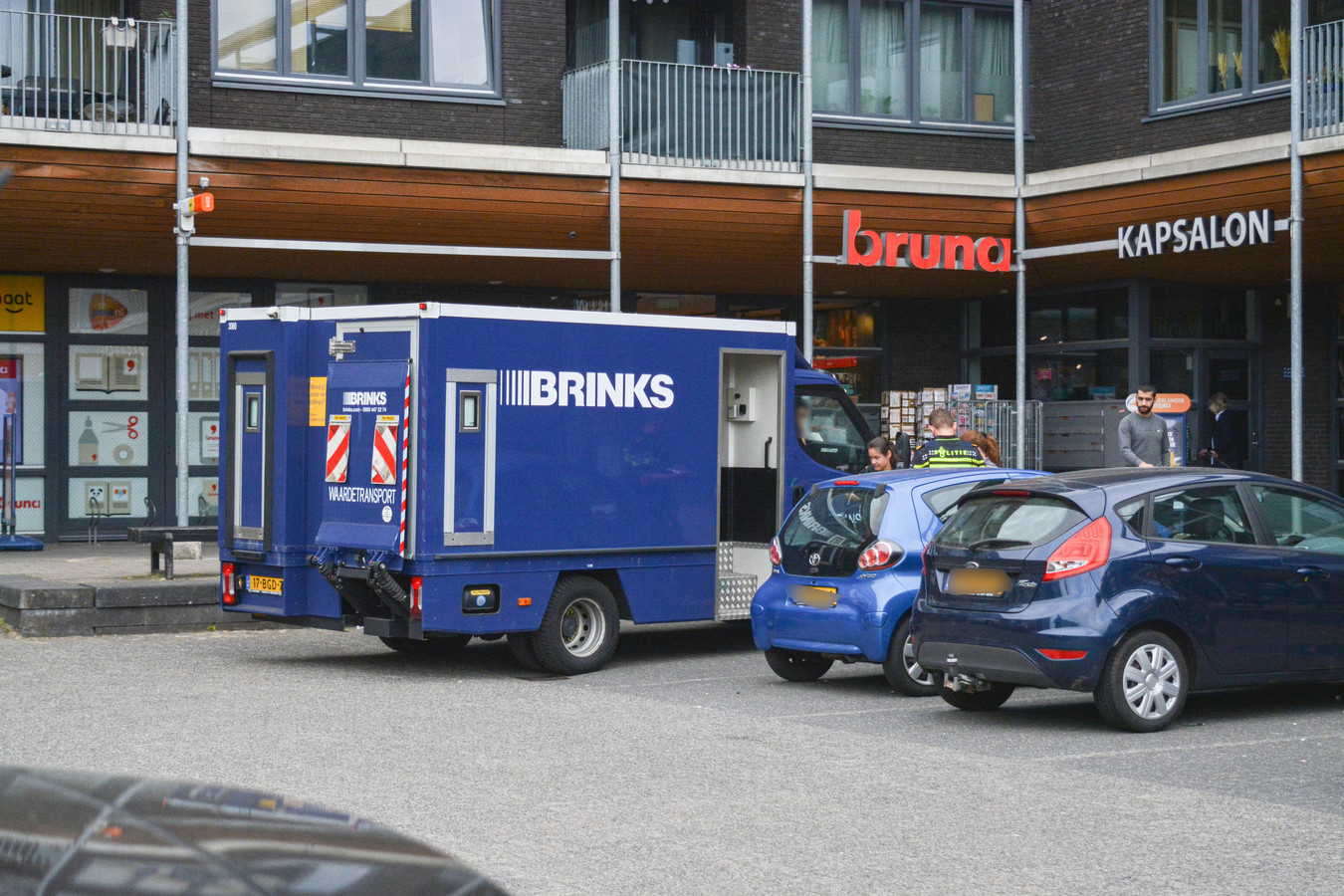 Op de Fuchsiastraat in Nijmegen heeft maandagochtend even voor 10 uur een overval op een waardetransportwagen plaatsgevonden.