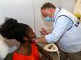 Marc Van Ranst zet hele dag boosterprikken in vaccinatiecentrum Willebroek