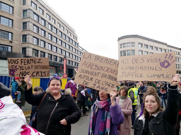 Deze middag trok een betoging tegen geweld op vrouwen door Brussel.