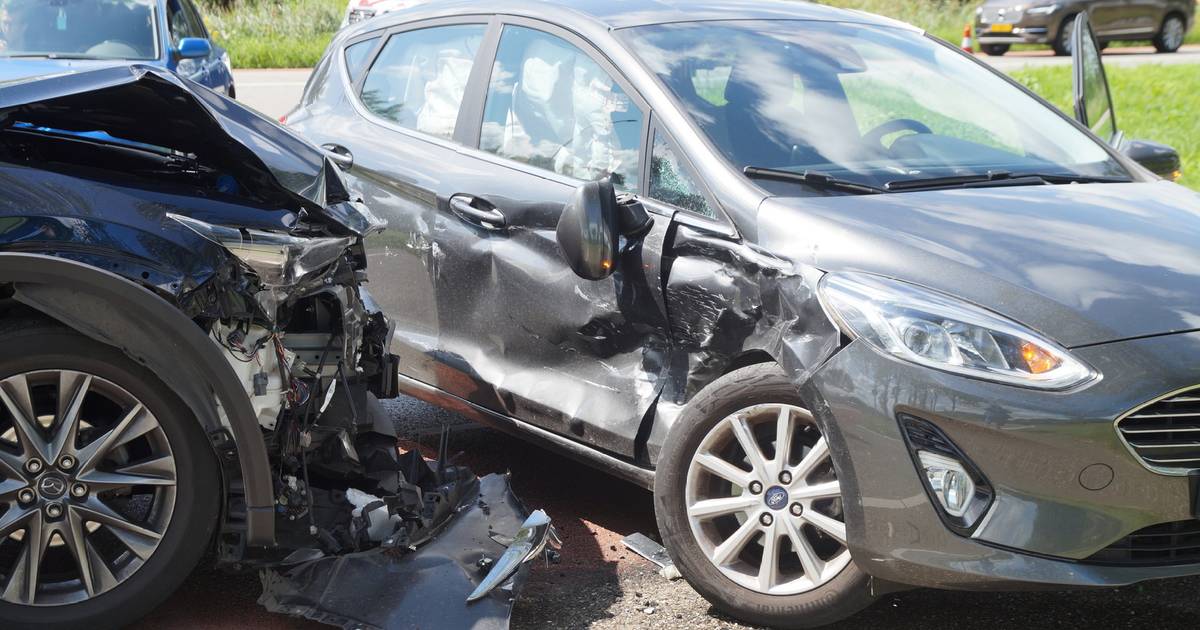 Twee autos betrokken bij aanrijding in Oudheusden, geen gewonden.