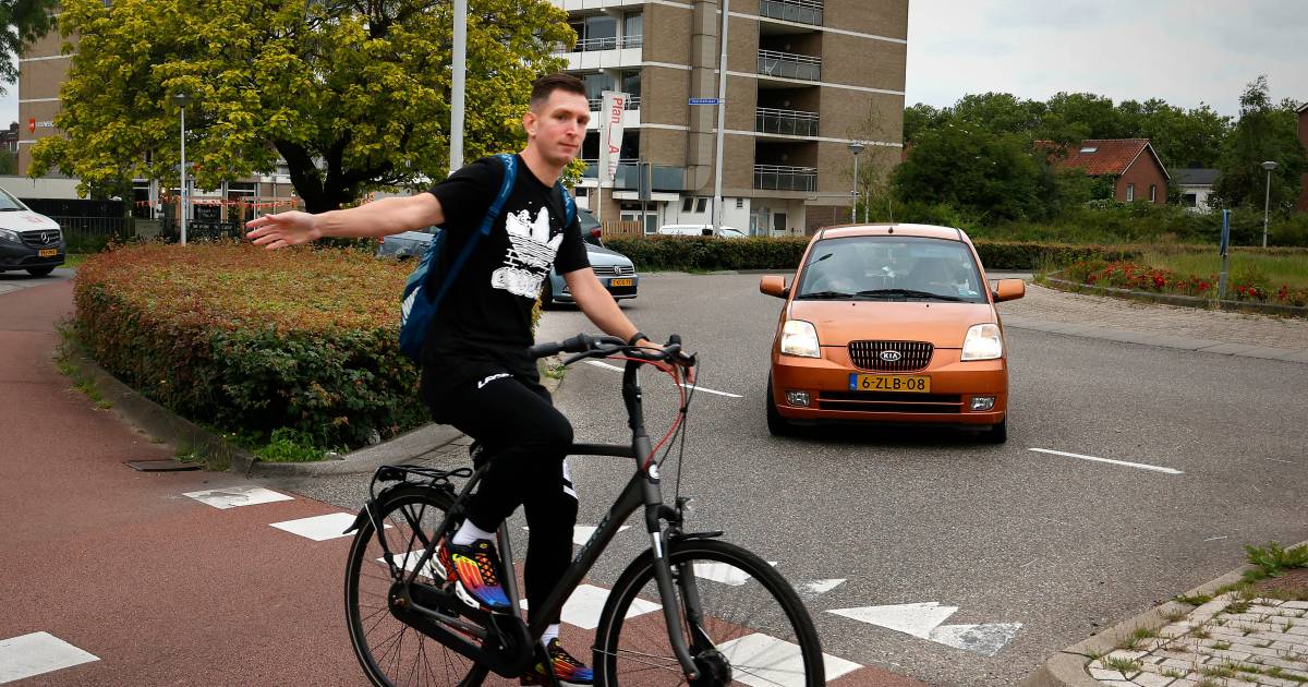 Deze rotonde blijkt een valkuil voor fietsers: na twee aanrijdingen is voor Koen de maat vol.