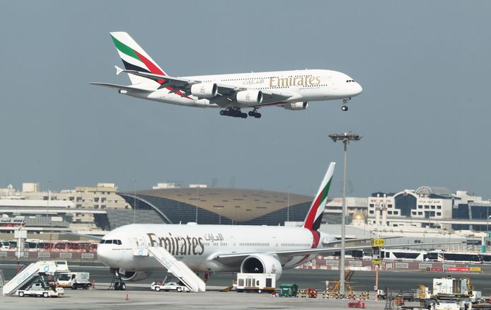 Toestellen van Emirates op de luchthaven van Dubai