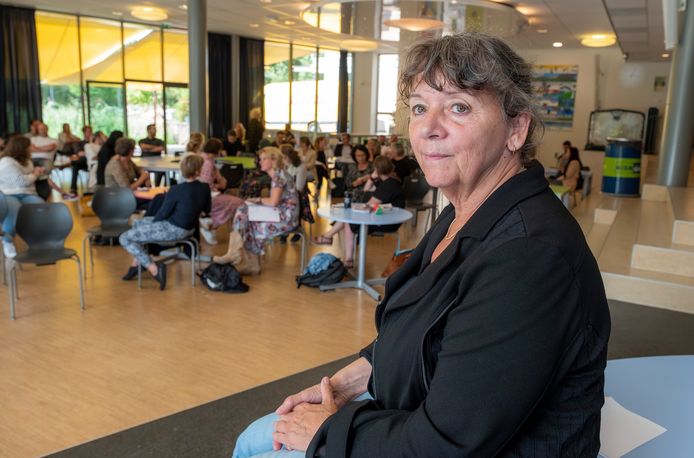 Notre Dame-directeur Marij van Deutekom is begonnen aan haar laatste schooljaar. Ze stopt bij het ingaan van de volgende zomervakantie.