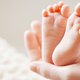 Pijnlijk: ouders krijgen week na overlijden baby brief over terugbetalen kindertoeslag