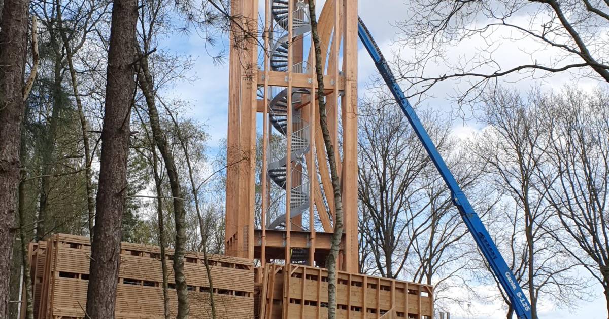 Bouw uitkijktoren Riethoven vordert gestaag