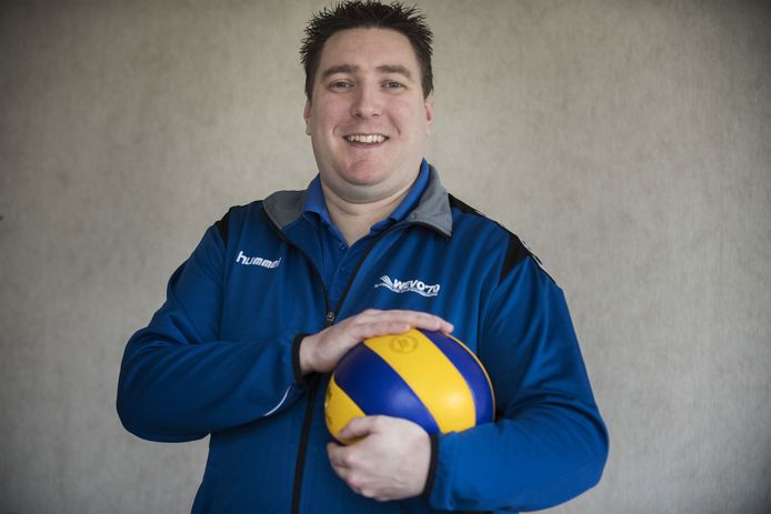 Jeroen Sanders wil graag met een tweede plek in de nationale tweede divisie afscheid nemen van Wevo'70.  Zaterdag is de topper tegen koploper WVC Volley.
