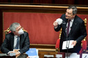 De Italiaanse minister van Financiën Daniele Franco (rechts) en premier Mario Draghi.