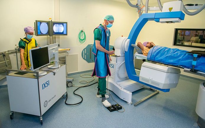 Onderzoekers van het UMC Utrecht hebben een apparaat ontwikkeld waarmee patiënten een snellere behandeling met radio-embolisatie kunnen krijgen.