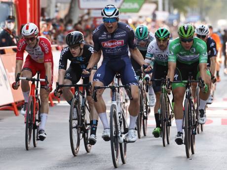 Geen nieuw succes in Vuelta voor Jakobsen: Philipsen is Nederlander voor tweede keer te snel af