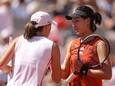 LIVE ROLAND GARROS. Wat een afstraffing: nummer 1 Swiatek laat geen spaander heel van Chinese opponente, die slechts 17 punten scoort