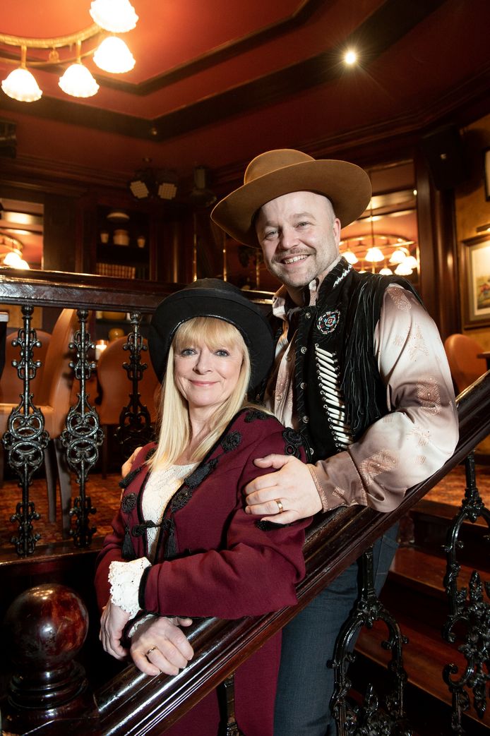 Sven en Linda De Ridder na 15 jaar weer samen op de planken | Showbizz ...