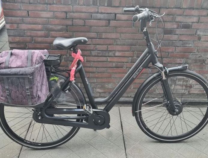 Foto ter illustratie, niet de gestolen fiets van Joyce. Die fiets betreft een Prophete damesfiets met fietstas van het merk Beck