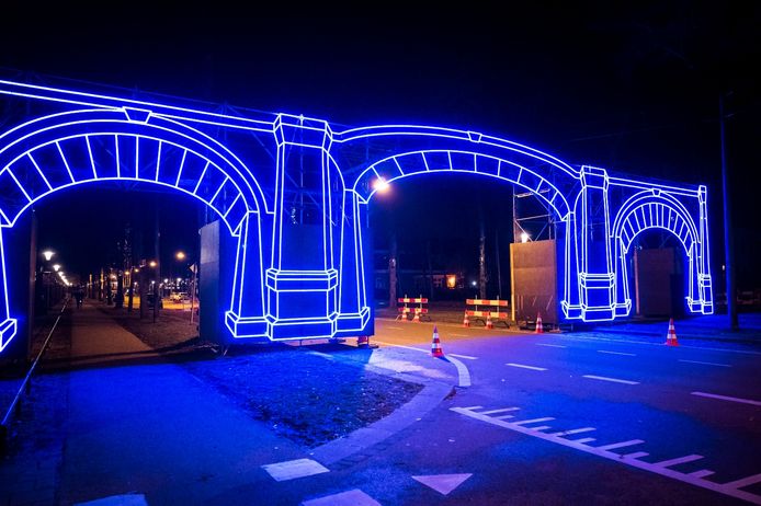 Welkom, zo heet de stadspoort over de Loolaan.