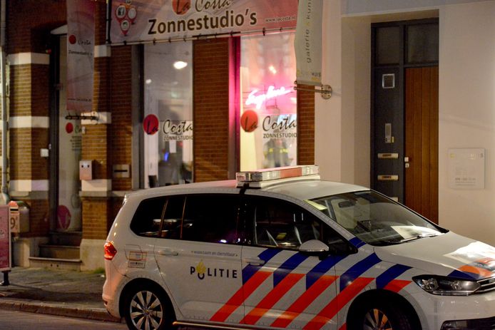 Gewapende overval op zonnestudio in Wilhelminastraat in Breda. Foto Perry Roovers / MaRicMedia