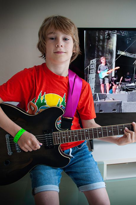 Benjamin (11) stak dapper zijn hand op, mocht daarna zingen met Snelle en brengt nu zijn debuutsingle uit