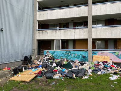 KIJK. Krakers bezetten woontoren in sociale wijk Nieuw Gent: “Ze gooien vuilniszakken naar beneden”