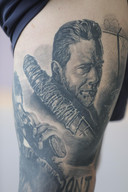 Op Jordy's been zijn personages van 'The Walking Dead' getatoeëerd.