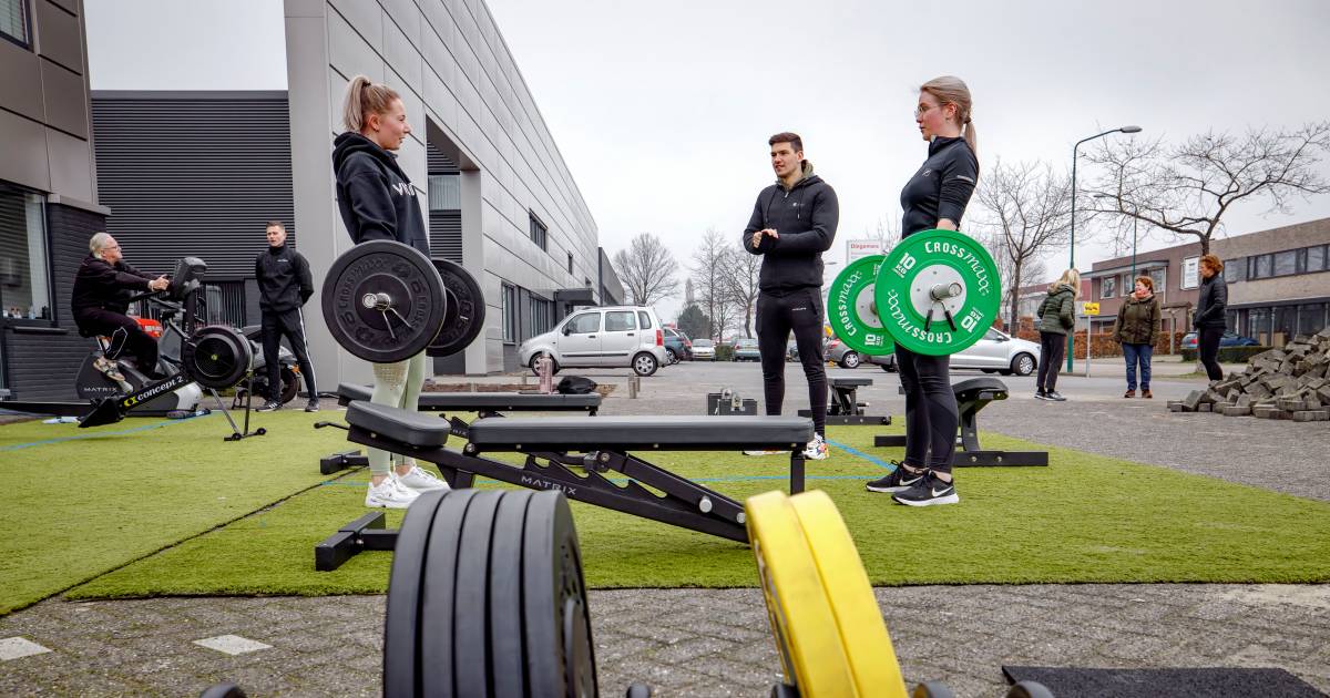 Meer dan 43.000 handtekeningen om sportscholen te heropenen |  Het interieur