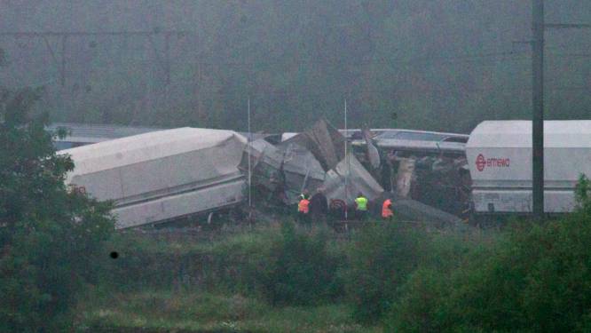 Collision entre deux trains à Hermalle-sous-Huy: au moins trois morts et neuf blessés