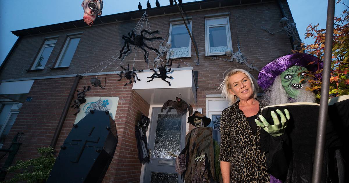 Handhaving bij Halloween in Lobith: ‘Griezeltocht drukker dan vorig jaar’