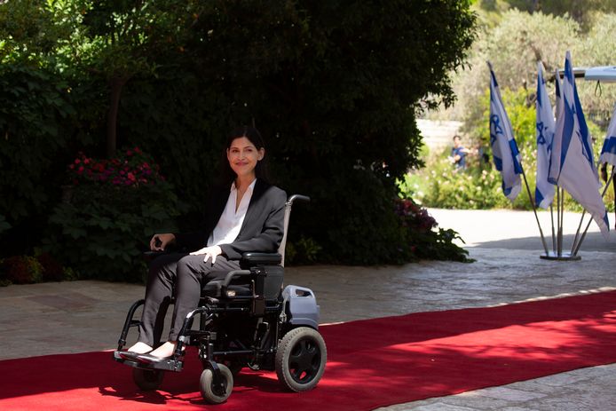 Archiefbeeld 14 juni  2021: De Israëlische minister van Energie Karine Elharrar aan de presidentswoning in Jeruzalem.