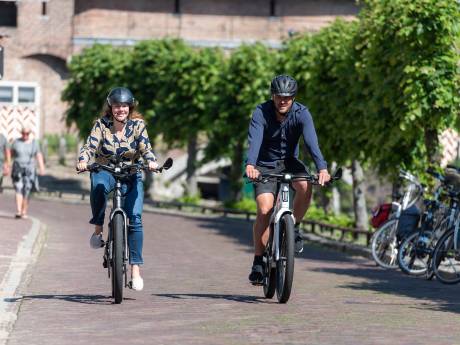 Óveral moet deze snelle speed pedelec op de rijbaan, behalve in Amersfoort: ‘Wat doet dat ding hier?’