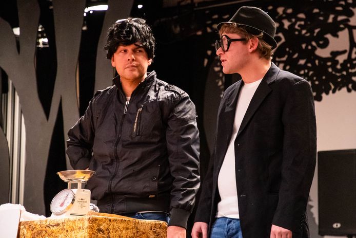 Repetities voor de Bonte Avond in volle gang