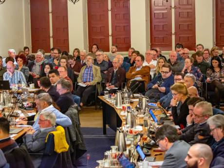 Bergs college overleeft motie van wantrouwen over zwembad De Schelp