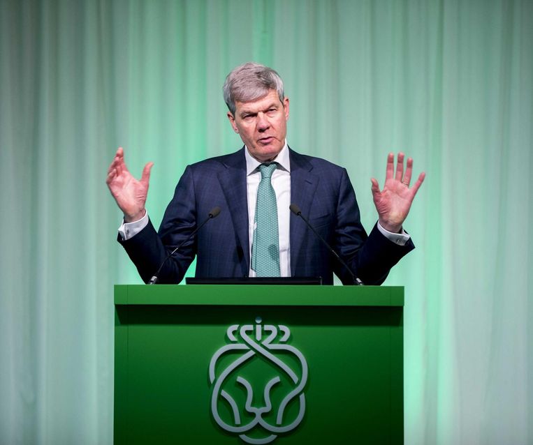 Bestuursvoorzitter Dick Boer geeft een toelichting op de jaarcijfers van Ahold Delhaize. Beeld ANP