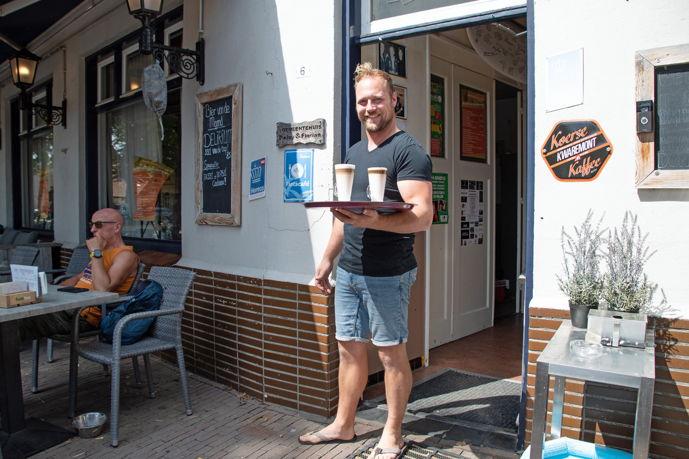 Zuiddorpe, waar de mensen goed zijn en de winkels ver te zoeken Foto
