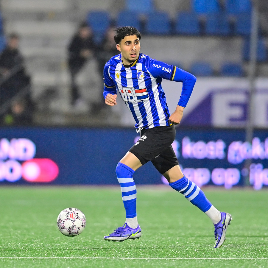 Na frustrerende maanden begint Azzagari vanaf nul bij FC Eindhoven ...