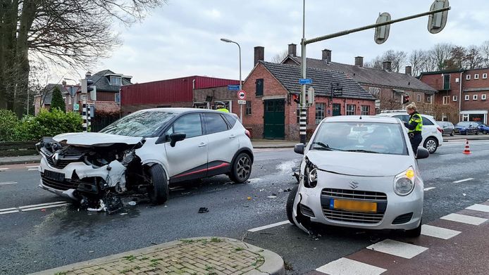 De kruising in Lonneker na het ongeluk
