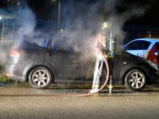 Politie ‘intensief’ bezig met oplossen autobranden, Verhoeve overlegt over extra maatregelen