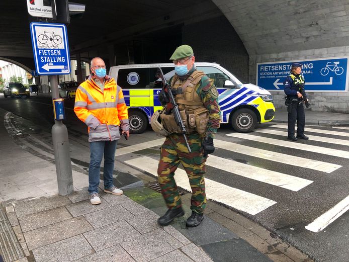 Veel politie aanwezig in de buurt van het DPG Media-gebouw.