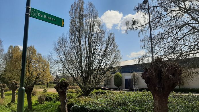 Sportcomplex De Braken in Boxtel staat al ruim een jaar zo goed als leeg vanwege corona, maar wordt nu een locatie om te vaccineren.
