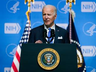 Biden presenteert winteroffensief tegen coronavirus, met gevolgen voor internationale reizigers