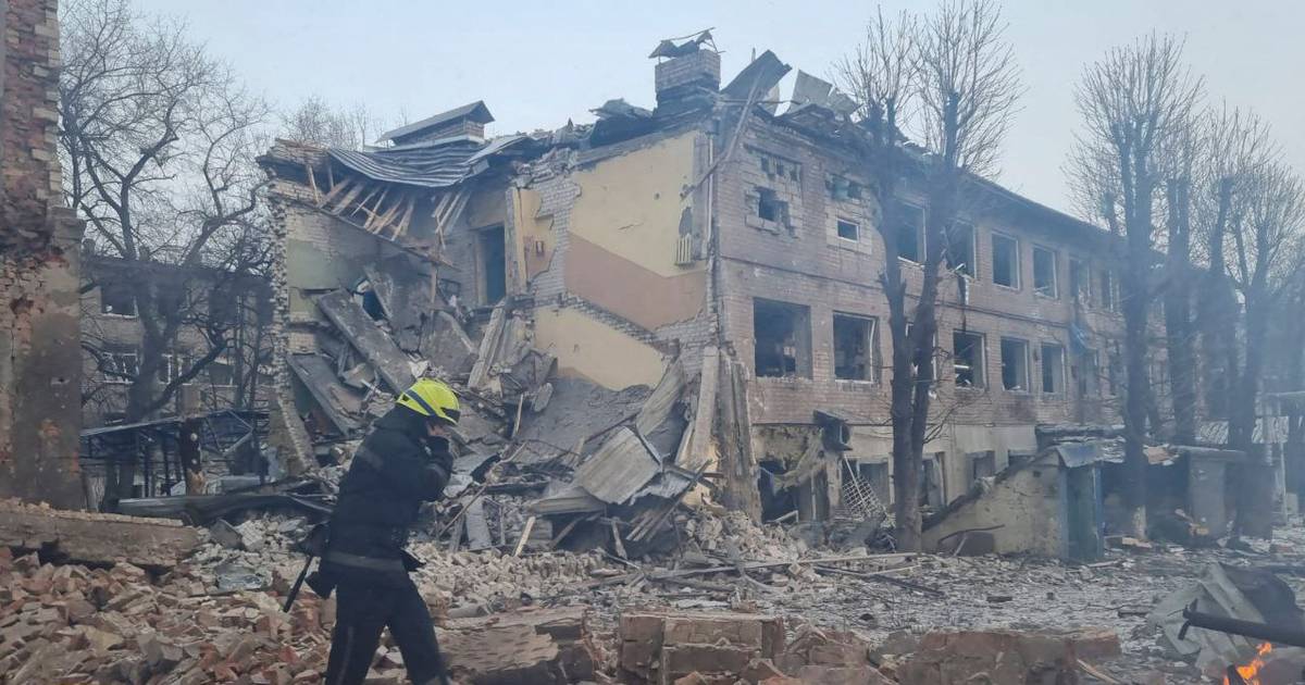 vivere la guerra in Ucraina  La Russia espande i suoi attacchi aerei: due grandi città colpiscono Dnipro e Lutsk |  Notizie Instagram VTM
