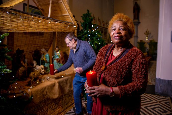 Odile Itoka en haar man Eric in de Regenboogkerk in Gent.